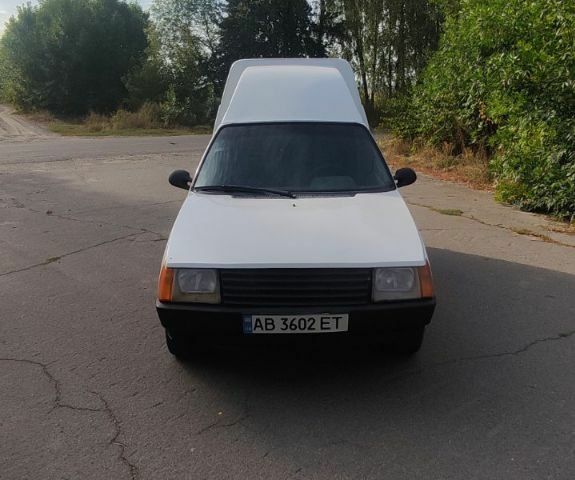 Белый ЗАЗ 1105, объемом двигателя 1.2 л и пробегом 158 тыс. км за 950 $, фото 1 на Automoto.ua