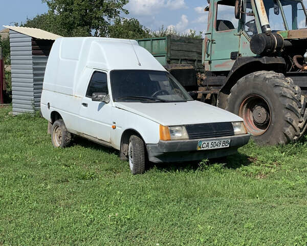 Белый ЗАЗ 110558, объемом двигателя 1.2 л и пробегом 180 тыс. км за 800 $, фото 1 на Automoto.ua