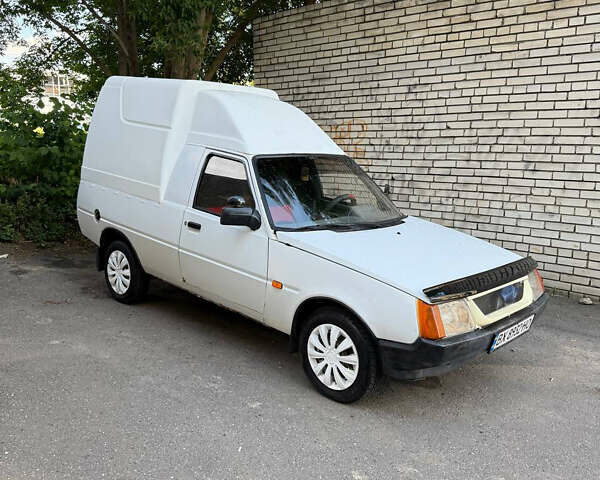 Белый ЗАЗ 110558, объемом двигателя 1.2 л и пробегом 167 тыс. км за 1600 $, фото 1 на Automoto.ua