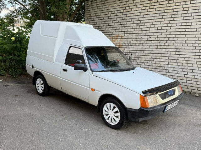 Белый ЗАЗ 110558, объемом двигателя 1.2 л и пробегом 167 тыс. км за 1100 $, фото 1 на Automoto.ua