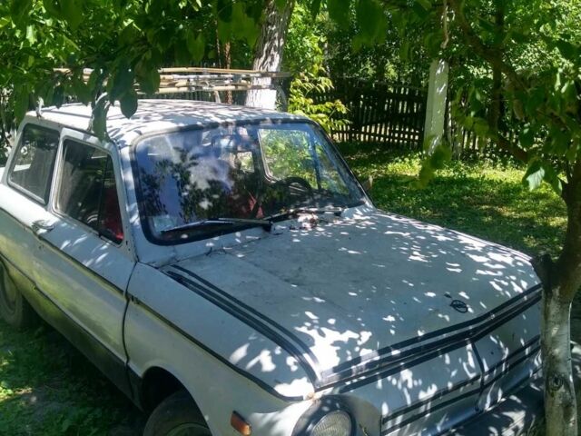 Белый ЗАЗ 968, объемом двигателя 8 л и пробегом 200 тыс. км за 300 $, фото 1 на Automoto.ua