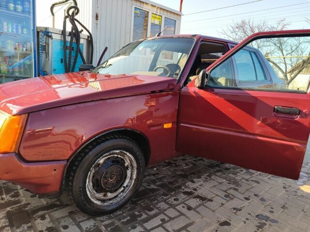 Красный ЗАЗ Другая, объемом двигателя 1 л и пробегом 300 тыс. км за 811 $, фото 1 на Automoto.ua
