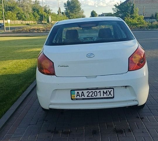 Білий ЗАЗ Форза, об'ємом двигуна 1.5 л та пробігом 109 тис. км за 1500 $, фото 1 на Automoto.ua