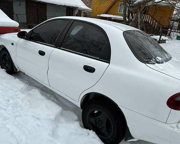 Белый ЗАЗ Ланос, объемом двигателя 1.35 л и пробегом 300 тыс. км за 1200 $, фото 1 на Automoto.ua