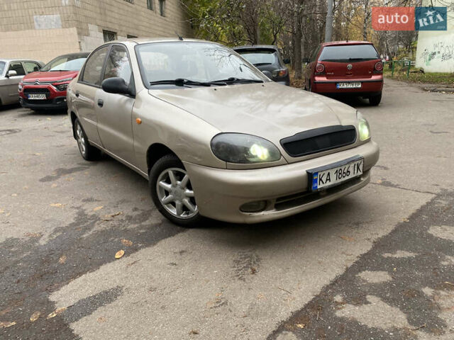 Бежевий ЗАЗ Ланос, об'ємом двигуна 1.39 л та пробігом 73 тис. км за 2000 $, фото 1 на Automoto.ua