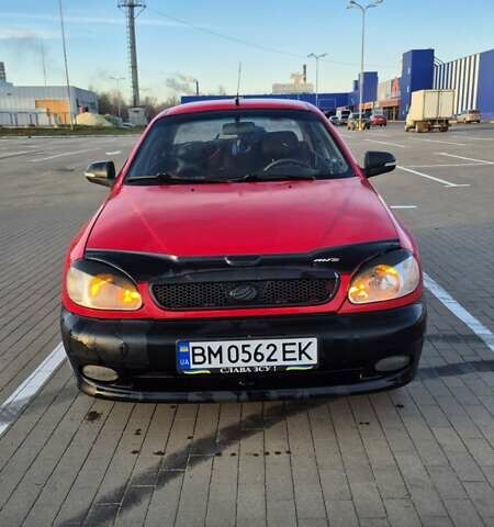 Красный ЗАЗ Ланос, объемом двигателя 1.5 л и пробегом 144 тыс. км за 2500 $, фото 1 на Automoto.ua