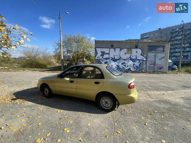 Зелений ЗАЗ Ланос, об'ємом двигуна 1.5 л та пробігом 211 тис. км за 1300 $, фото 1 на Automoto.ua