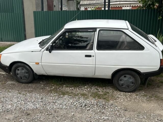 Белый ЗАЗ Нова, объемом двигателя 1.2 л и пробегом 1000 тыс. км за 850 $, фото 1 на Automoto.ua