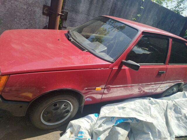 Червоний ЗАЗ Нова, об'ємом двигуна 1.2 л та пробігом 300 тис. км за 1100 $, фото 1 на Automoto.ua