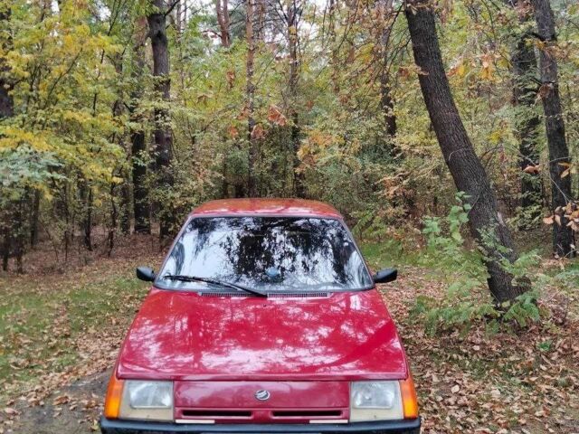 Красный ЗАЗ Нова, объемом двигателя 1.2 л и пробегом 200 тыс. км за 1100 $, фото 1 на Automoto.ua