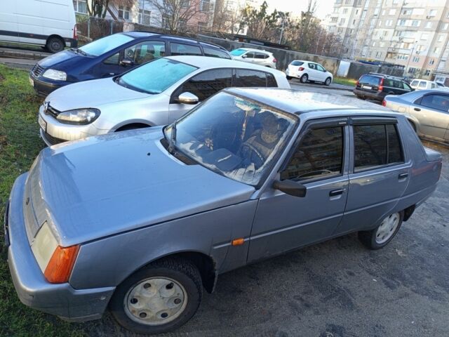 Серый ЗАЗ Нова, объемом двигателя 1.2 л и пробегом 70 тыс. км за 1499 $, фото 1 на Automoto.ua