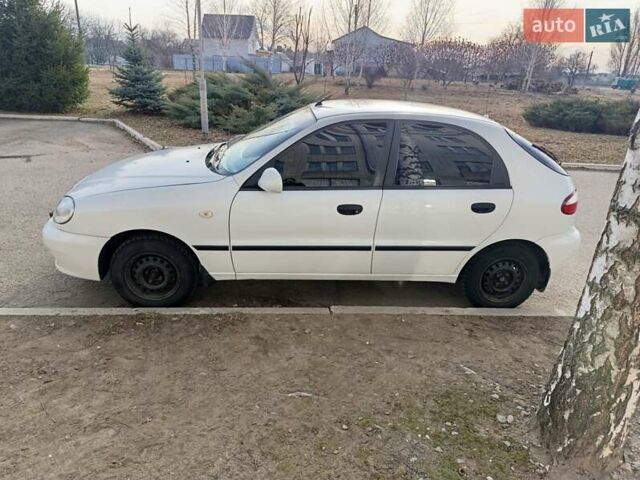 Белый ЗАЗ Сенс, объемом двигателя 1.3 л и пробегом 90 тыс. км за 3100 $, фото 1 на Automoto.ua