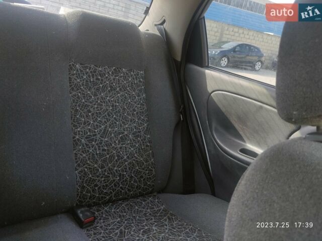 Білий ЗАЗ Sens, об'ємом двигуна 1.3 л та пробігом 198 тис. км за 2000 $, фото 1 на Automoto.ua