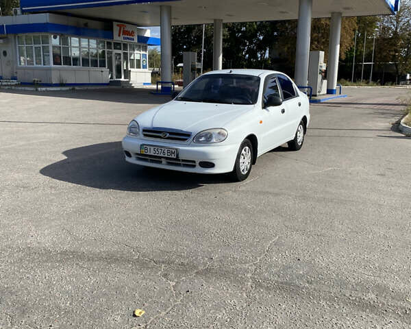 Білий ЗАЗ Sens, об'ємом двигуна 1.3 л та пробігом 170 тис. км за 2450 $, фото 1 на Automoto.ua