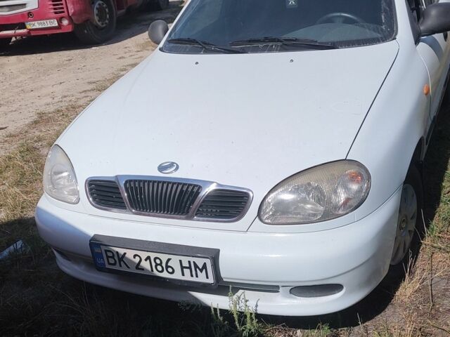 Білий ЗАЗ Sens, об'ємом двигуна 1.3 л та пробігом 15 тис. км за 1800 $, фото 1 на Automoto.ua