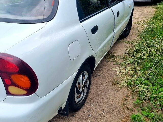 Белый ЗАЗ Сенс, объемом двигателя 1.3 л и пробегом 145 тыс. км за 2000 $, фото 1 на Automoto.ua