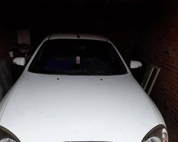 Білий ЗАЗ Sens, об'ємом двигуна 1.3 л та пробігом 140 тис. км за 2500 $, фото 1 на Automoto.ua