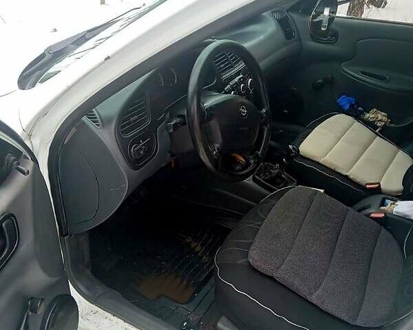 Білий ЗАЗ Sens, об'ємом двигуна 1.3 л та пробігом 169 тис. км за 2700 $, фото 1 на Automoto.ua