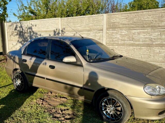 Бежевий ЗАЗ Sens, об'ємом двигуна 1.3 л та пробігом 200 тис. км за 2600 $, фото 1 на Automoto.ua