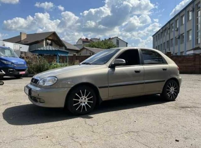 Бежевый ЗАЗ Сенс, объемом двигателя 0 л и пробегом 100 тыс. км за 3600 $, фото 1 на Automoto.ua