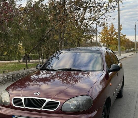 Красный ЗАЗ Сенс, объемом двигателя 1.3 л и пробегом 1 тыс. км за 2200 $, фото 1 на Automoto.ua