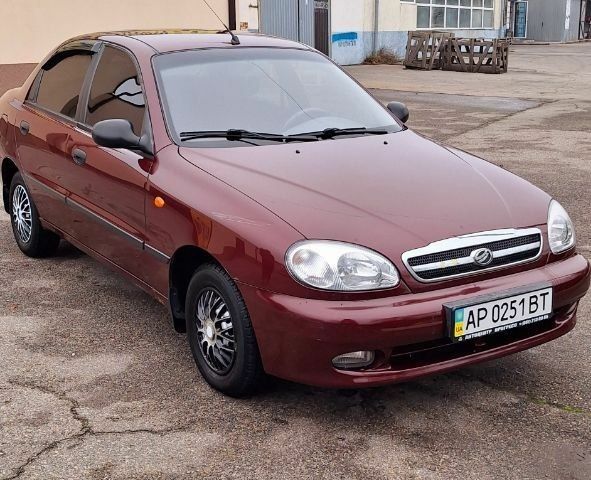 Красный ЗАЗ Сенс, объемом двигателя 1.3 л и пробегом 88 тыс. км за 2200 $, фото 1 на Automoto.ua