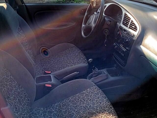 Красный ЗАЗ Сенс, объемом двигателя 1.3 л и пробегом 110 тыс. км за 2200 $, фото 1 на Automoto.ua