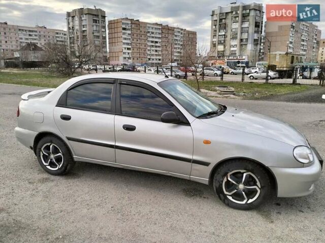 Сірий ЗАЗ Sens, об'ємом двигуна 1.3 л та пробігом 203 тис. км за 2000 $, фото 1 на Automoto.ua