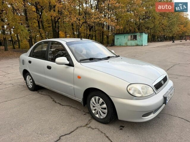 Сірий ЗАЗ Sens, об'ємом двигуна 1.3 л та пробігом 182 тис. км за 1999 $, фото 1 на Automoto.ua