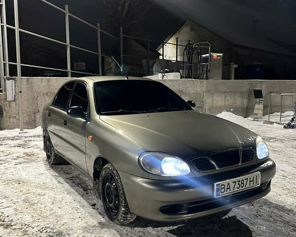 Зеленый ЗАЗ Сенс, объемом двигателя 1.3 л и пробегом 280 тыс. км за 2200 $, фото 1 на Automoto.ua