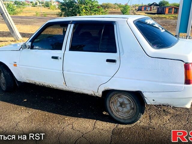 ЗАЗ Славута 2004 в Доманевке на Automoto.ua Белый ЗАЗ Славута, объемом двигателя 1.2 л и пробегом 128 тыс. км за 1000 $, фото 1 на Automoto.ua