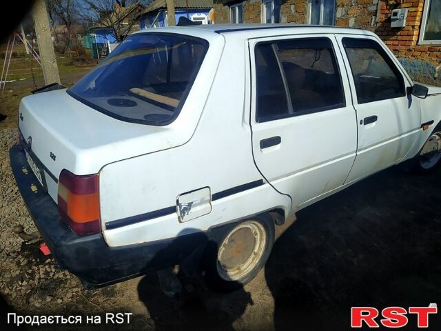 Белый ЗАЗ Славута, объемом двигателя 1.2 л и пробегом 120 тыс. км за 750 $, фото 1 на Automoto.ua