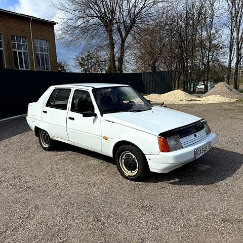 Белый ЗАЗ Славута, объемом двигателя 1.2 л и пробегом 200 тыс. км за 850 $, фото 1 на Automoto.ua