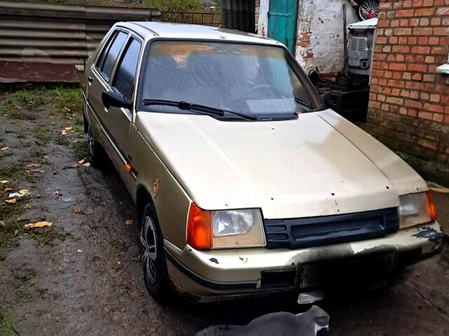 Бежевий ЗАЗ Славута, об'ємом двигуна 1.2 л та пробігом 398 тис. км за 500 $, фото 1 на Automoto.ua