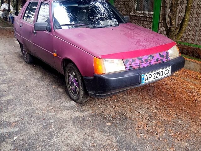 Красный ЗАЗ Славута, объемом двигателя 1.2 л и пробегом 200 тыс. км за 550 $, фото 1 на Automoto.ua