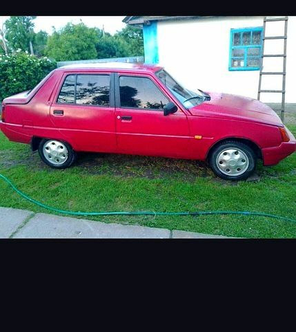 ЗАЗ Славута 2004 в Красилове на Automoto.ua Красный ЗАЗ Славута, объемом двигателя 1.2 л и пробегом 0 тыс. км за 950 $, фото 1 на Automoto.ua