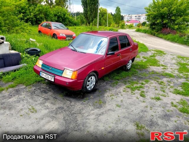 Красный ЗАЗ Славута, объемом двигателя 1.2 л и пробегом 160 тыс. км за 900 $, фото 1 на Automoto.ua