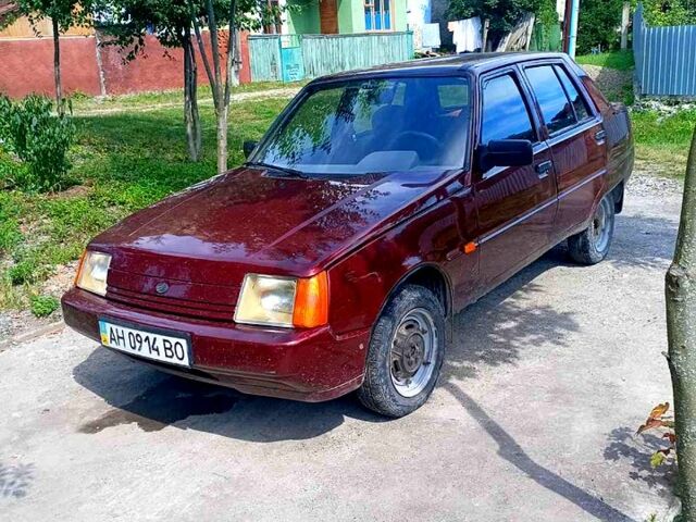 Красный ЗАЗ Славута, объемом двигателя 1.2 л и пробегом 150 тыс. км за 1000 $, фото 1 на Automoto.ua