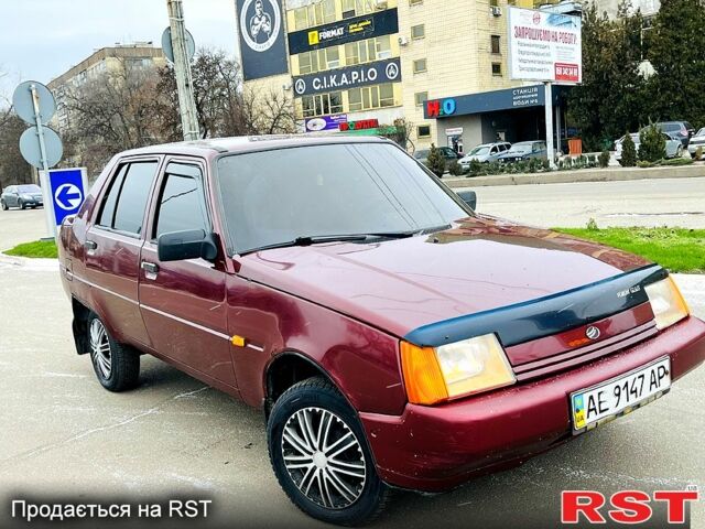 Красный ЗАЗ Славута, объемом двигателя 1.2 л и пробегом 247 тыс. км за 900 $, фото 1 на Automoto.ua