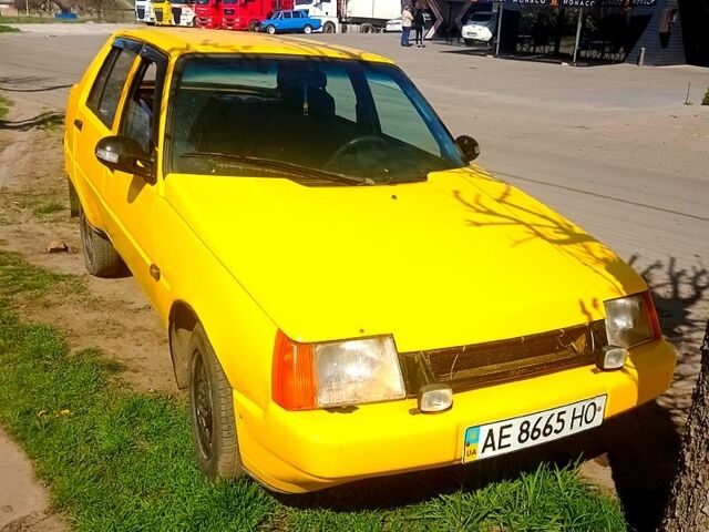 Желтый ЗАЗ Славута, объемом двигателя 1.2 л и пробегом 219 тыс. км за 700 $, фото 1 на Automoto.ua