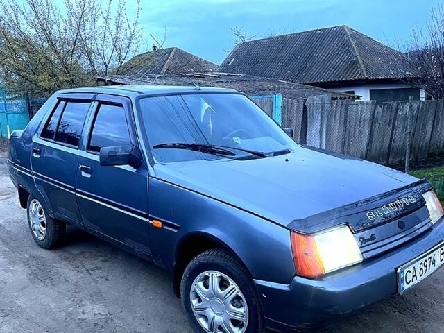 Серый ЗАЗ Славута, объемом двигателя 1.3 л и пробегом 155 тыс. км за 850 $, фото 1 на Automoto.ua