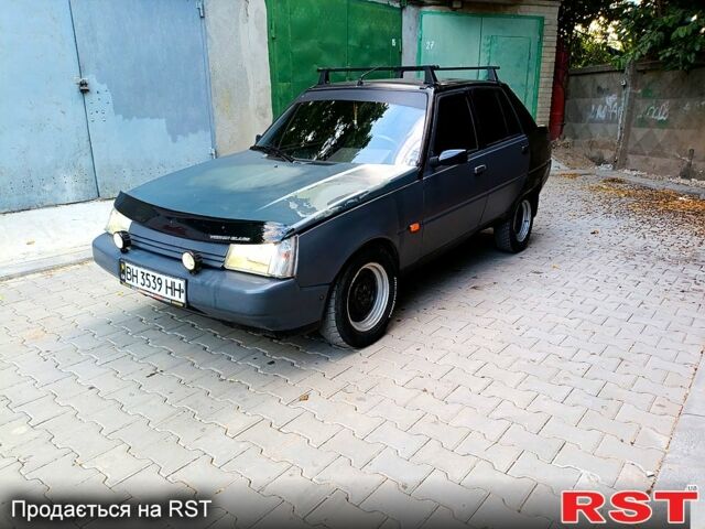 Серый ЗАЗ Славута, объемом двигателя 1.1 л и пробегом 125 тыс. км за 950 $, фото 1 на Automoto.ua