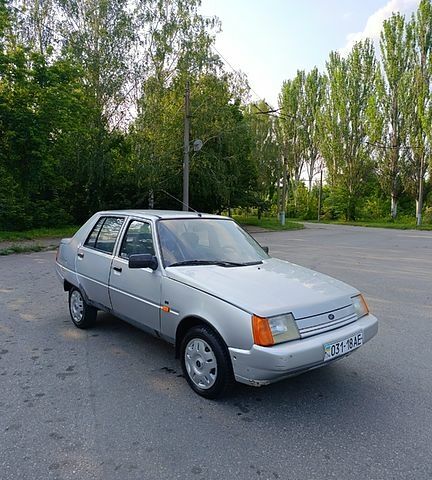 Серый ЗАЗ Славута, объемом двигателя 1.1 л и пробегом 138 тыс. км за 810 $, фото 1 на Automoto.ua