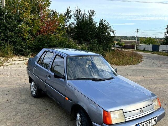 Серый ЗАЗ Славута, объемом двигателя 1.2 л и пробегом 170 тыс. км за 1100 $, фото 1 на Automoto.ua