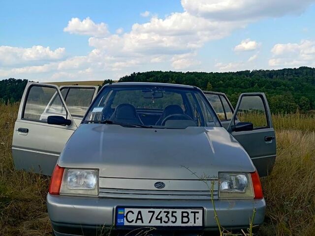 Серый ЗАЗ Славута, объемом двигателя 1.3 л и пробегом 180 тыс. км за 1100 $, фото 1 на Automoto.ua