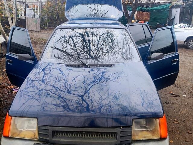 Синий ЗАЗ Славута, объемом двигателя 1.2 л и пробегом 180 тыс. км за 750 $, фото 1 на Automoto.ua