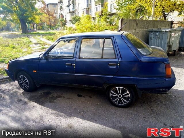 Синий ЗАЗ Славута, объемом двигателя 1.2 л и пробегом 200 тыс. км за 1000 $, фото 1 на Automoto.ua