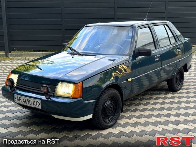 Зеленый ЗАЗ Славута, объемом двигателя 1.2 л и пробегом 243 тыс. км за 450 $, фото 1 на Automoto.ua
