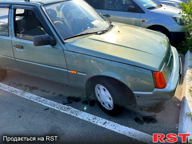 Зеленый ЗАЗ Славута, объемом двигателя 1.3 л и пробегом 200 тыс. км за 700 $, фото 1 на Automoto.ua