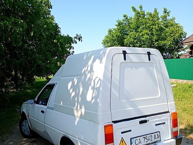 Белый ЗАЗ Таврия-Пикап, объемом двигателя 1.2 л и пробегом 0 тыс. км за 750 $, фото 1 на Automoto.ua